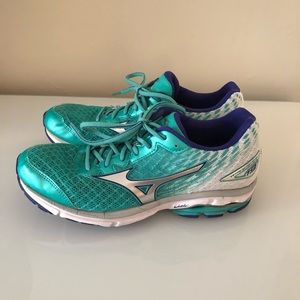Mizuno Wave Rider Running Shoes